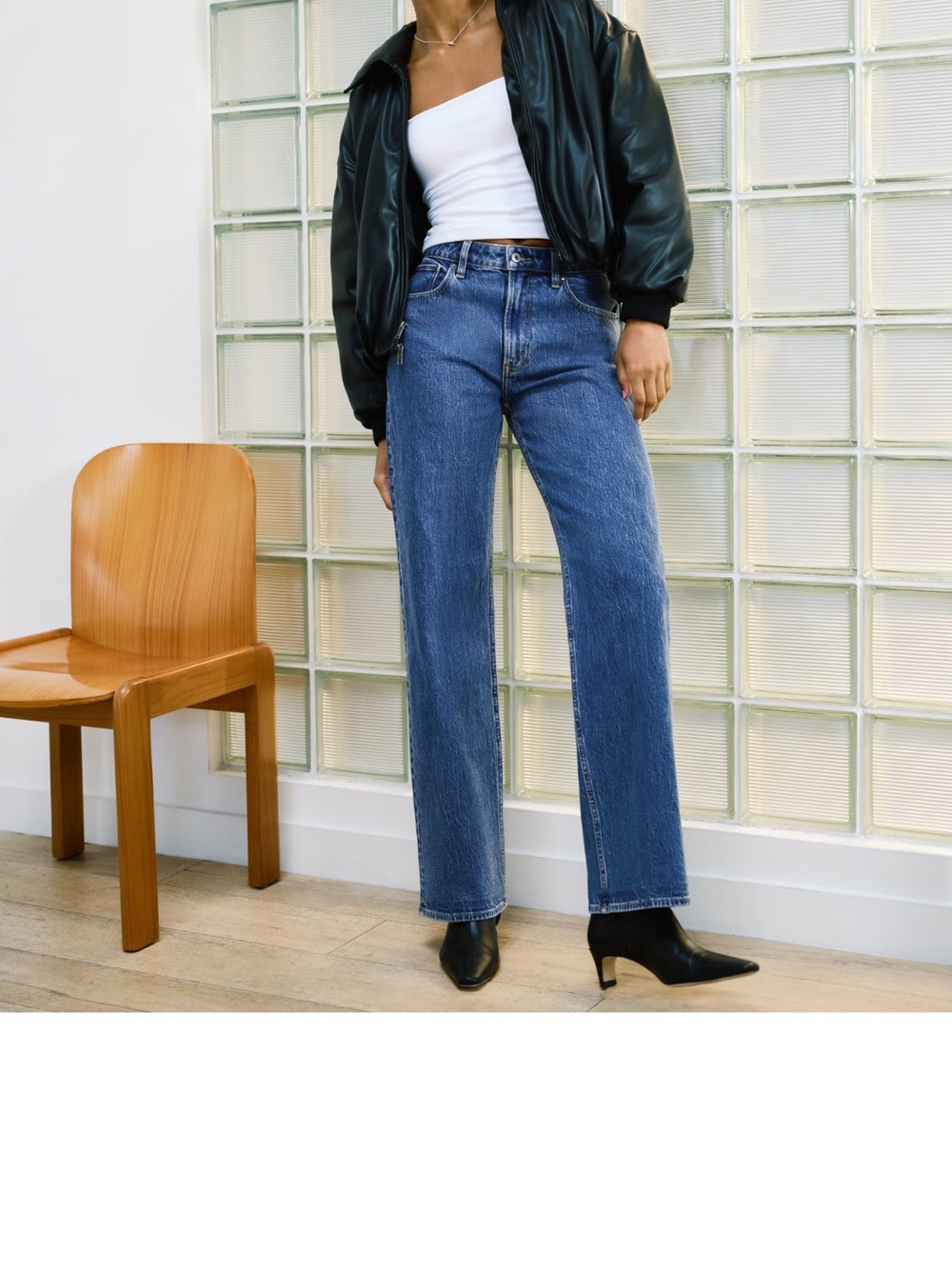 Abercrombie & Fitch Relaxed High-Rise Jeans in Medium Blue 30R Curve love